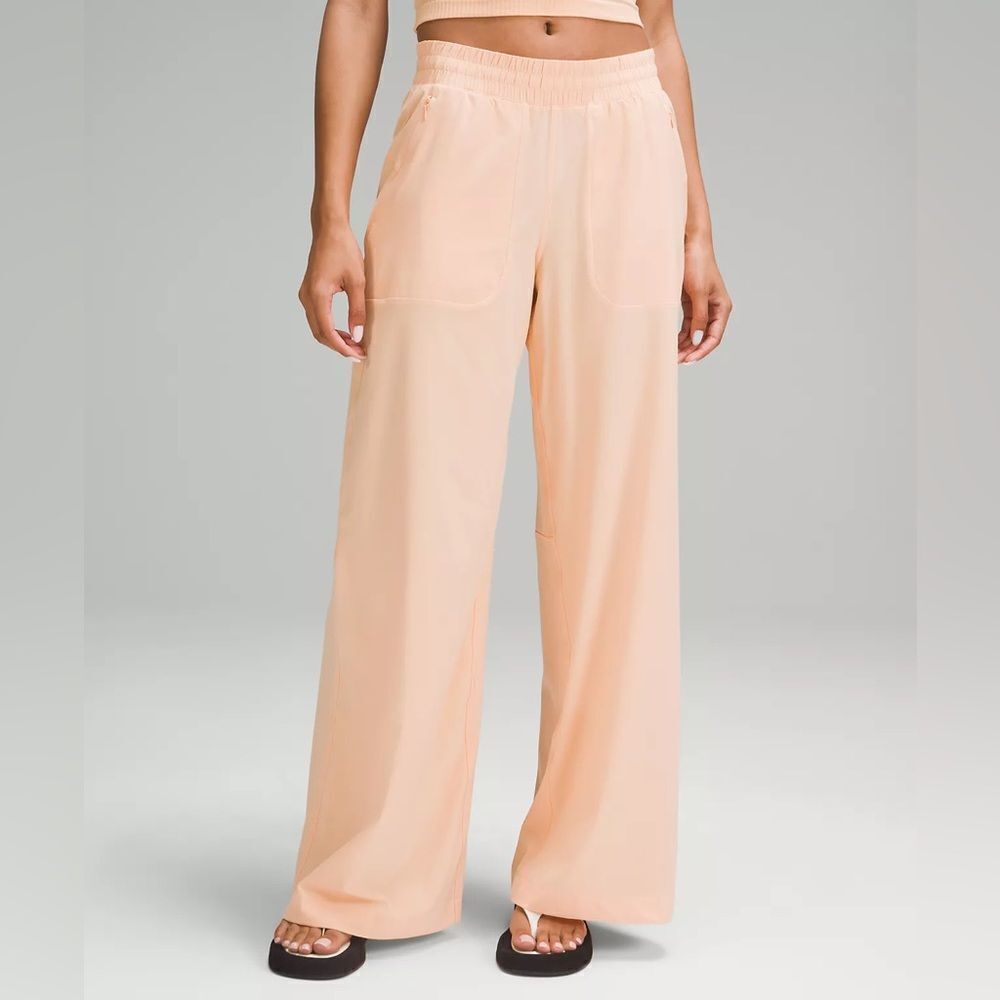 New Swift  Mid-Rise Wide-Leg Pant